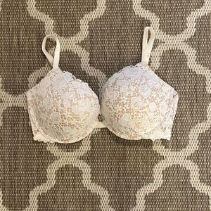 Victoria’s Secret very sexy push-up bra size 38DD